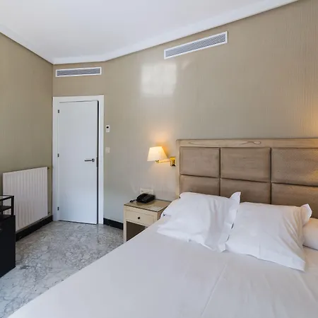 Szálloda Avenida 3*