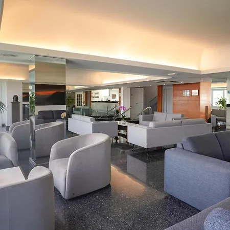 Avenida Hotel San Sebastián