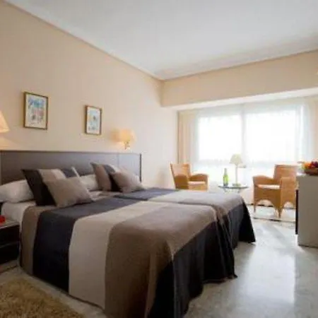 Avenida Hotel 3*