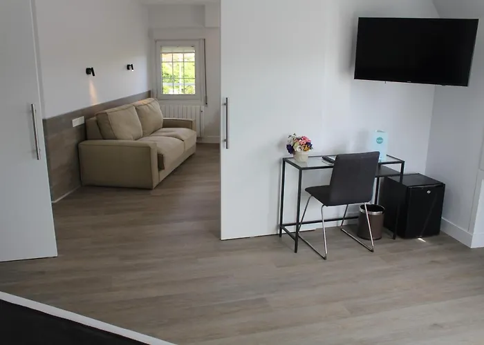 阿维尼达酒店 3*