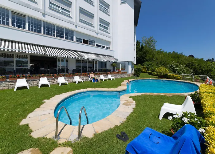 阿维尼达酒店 3*