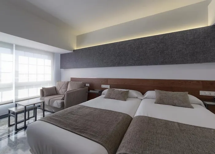 阿维尼达酒店 酒店